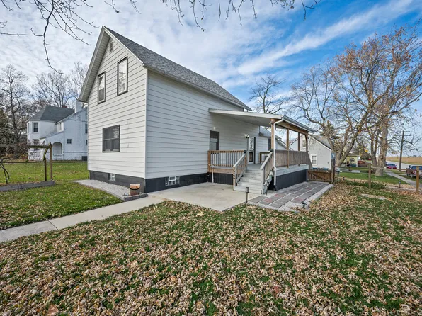 524 E 6th St, Minonk, IL 61760