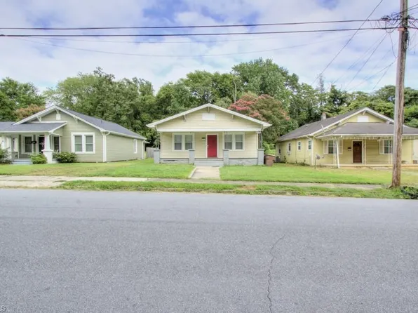 911 Gregory St, Greensboro, NC 27403