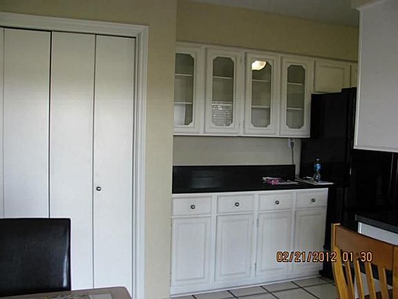 5th image of 1207 Honeysuckle Dr