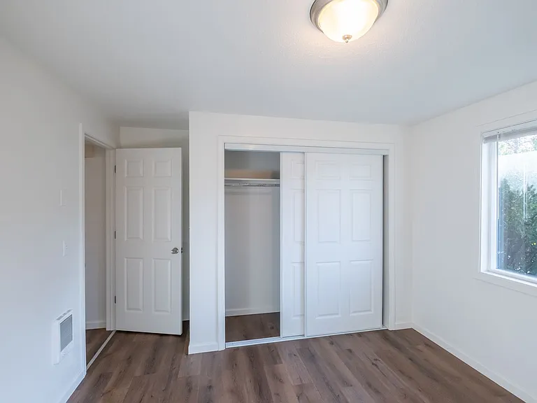 544-Parkside — Photo 25