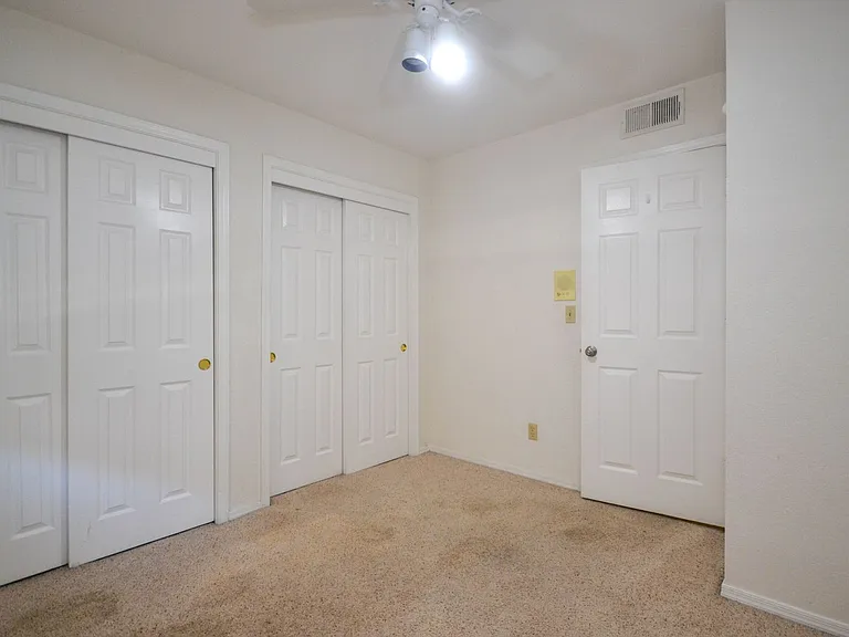 2911 Country Club Dr — Photo 19
