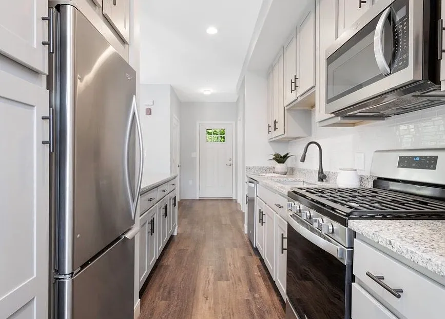 2 bed, 1.5 bath, 1200 sqft, $2,900 — Photo 2