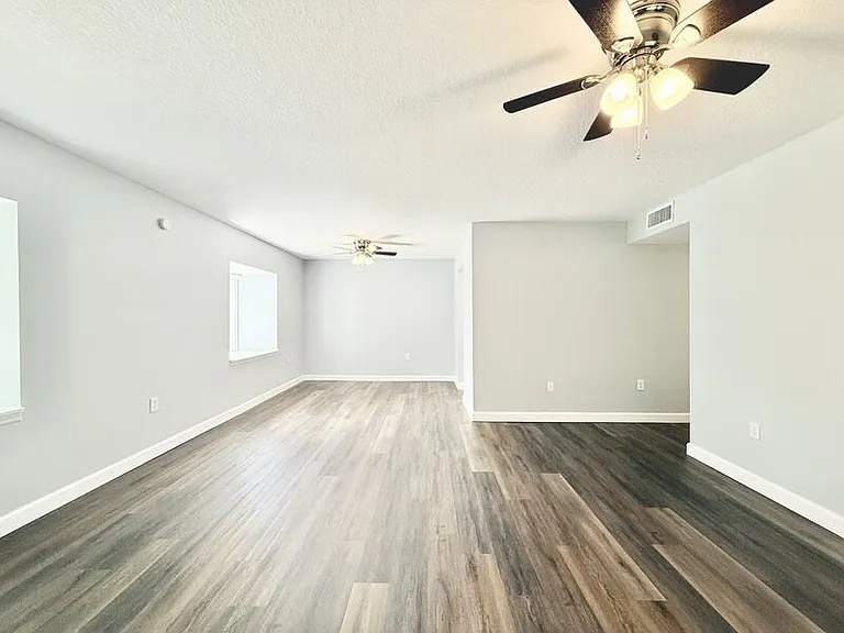 1712 Belleair Forest Dr #D — Photo 10