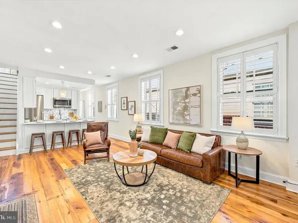 328 Spruce St APT 5, Philadelphia, PA 19106