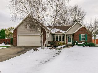 517 Golden Russett Blvd, Amherst, OH 44001