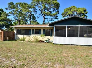 1612 29th St W, Bradenton, FL 34205