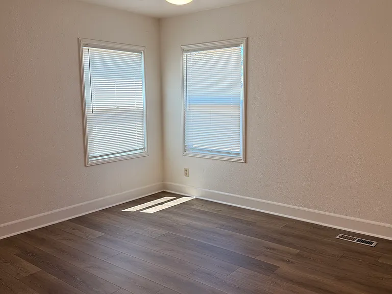 1450 Bristol Ave — Photo 6