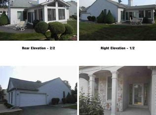 W144N10361 Raintree Dr, Germantown, WI 53022