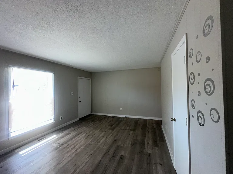 306 N Discovery St #D — Photo 6
