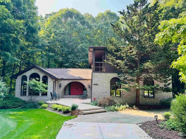 1493 Gracedale Dr, Rochester Hills, MI 48309