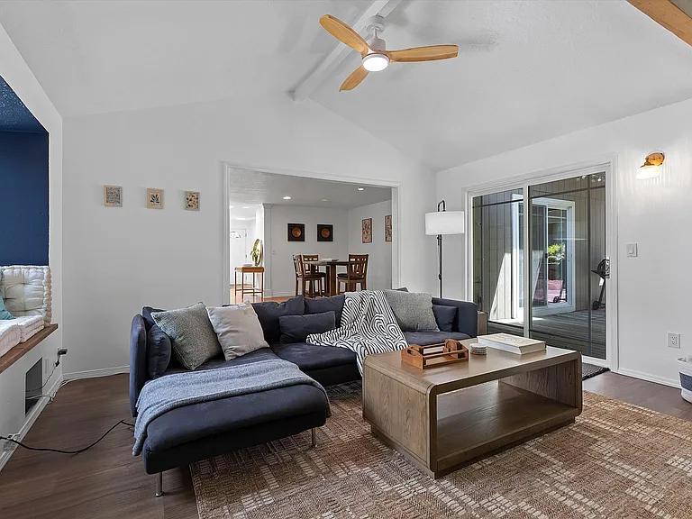 SW Oak Ct — Photo 16