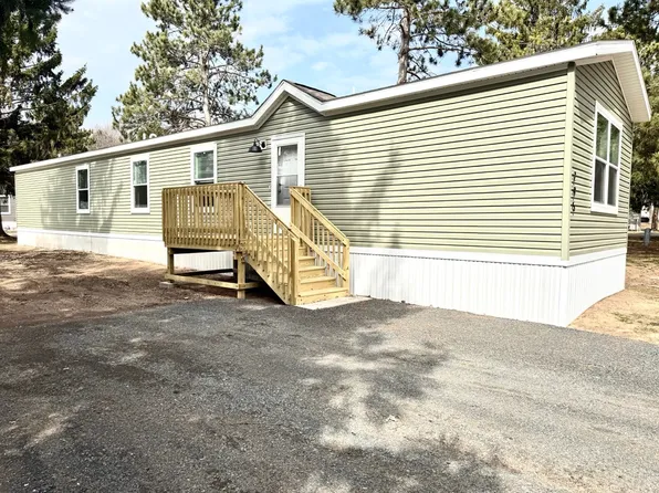 295 Pine Dr, Altoona, WI 54720