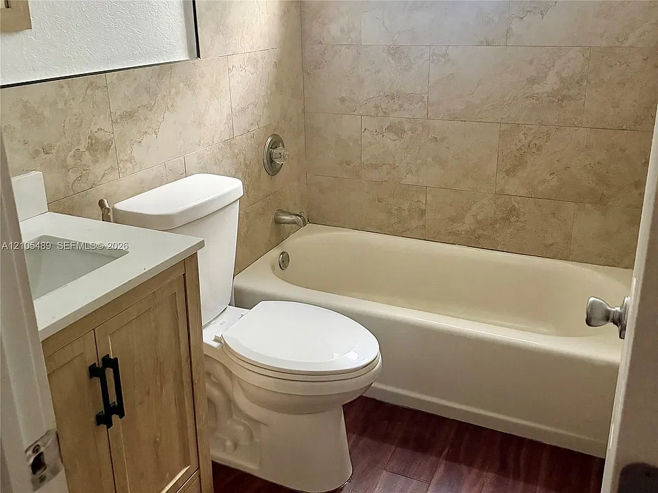 220 NW 7th Ave #2