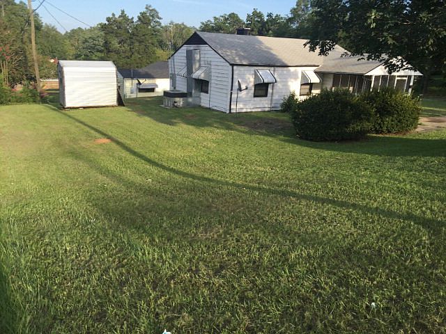 2nd image of 1308 Crosland Dr NE