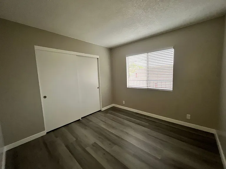 1769 Daly-Grand Apartments — Photo 14