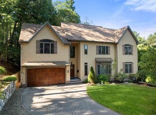 7 Henderson Rd, Lexington, MA 02420