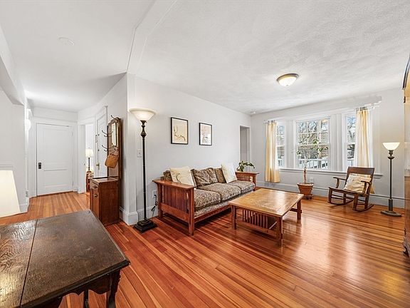 3rd image of 79 Bedford St