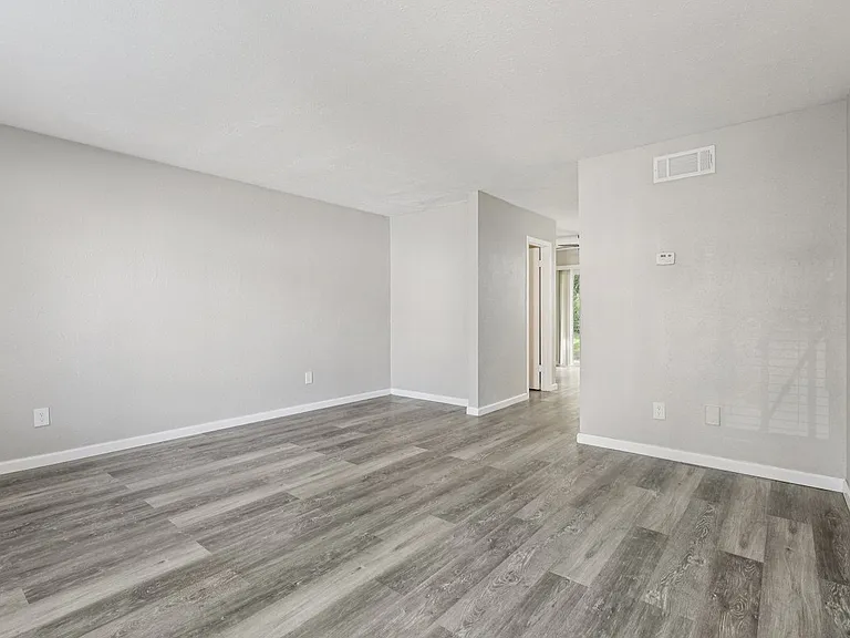 Winford Place Apartments — Photo 23