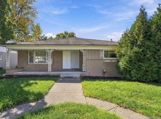 25685 Grand Concourse St, Southfield, MI 48075