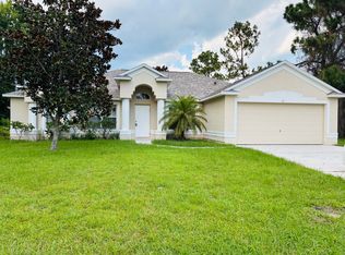 15 Phoenix Ln, Palm Coast, FL 32164