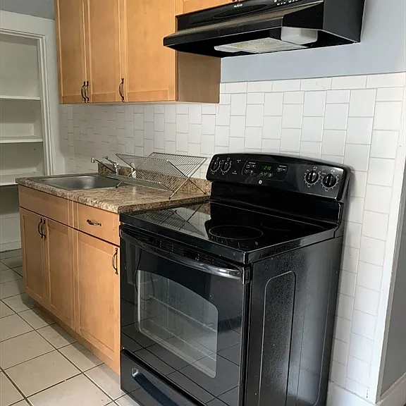 96 Harrishof St #3 — Photo 6