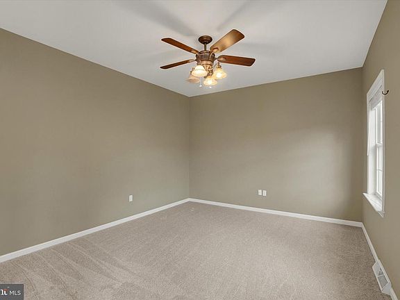4th image of 857 Willow Ridge Ct