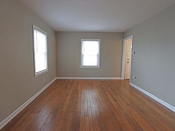 3rd image of 811 Chestershire Rd