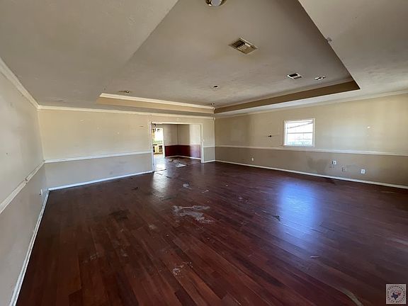 3rd image of 5227 Blackman Ferry Rd