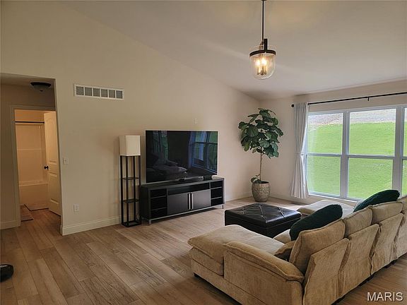 5th image of 2452 French Dr
