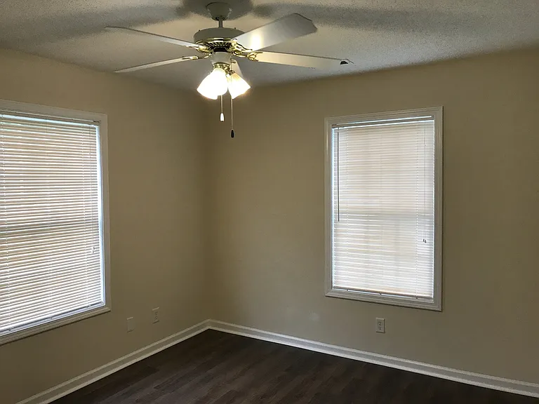 482 Wallingford Cir — Photo 10