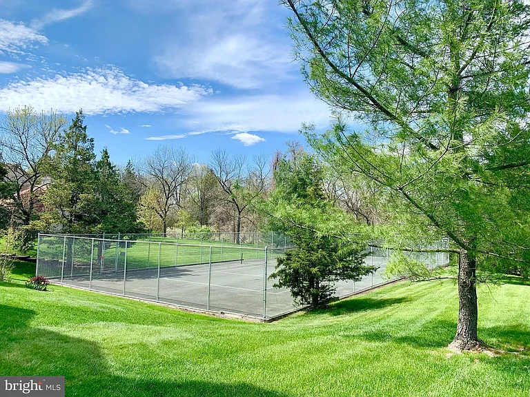 305 Marten Rd — Photo 35