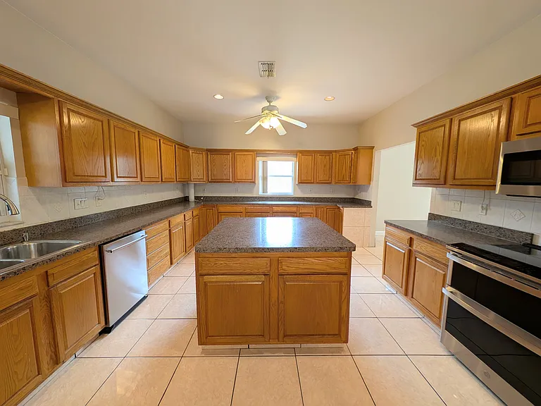 284 Peninsula Ave — Photo 13