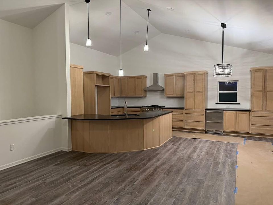 2nd image of 25777 Brighton Ln