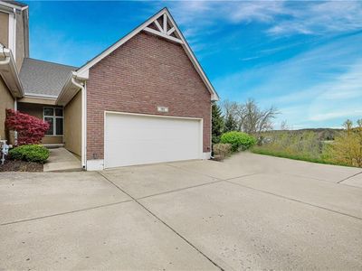 190 Pointe Dr, Kansas City, MO, 64116