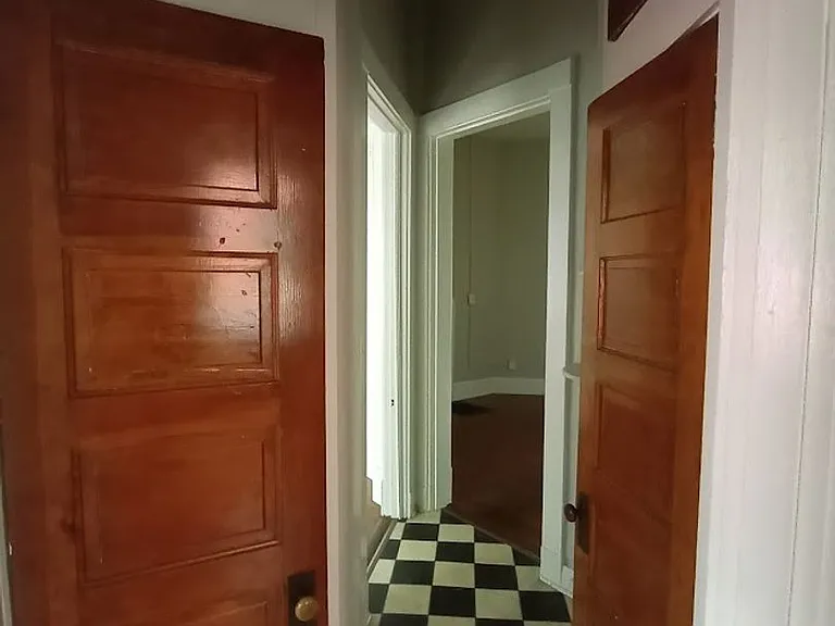 415 Belgravia Ct — Photo 16