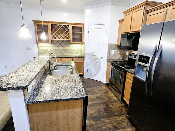 5th image of 103 Townview Dr