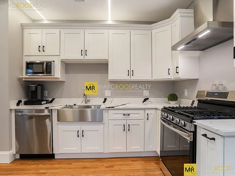 10 Babcock St #20 — Photo 14