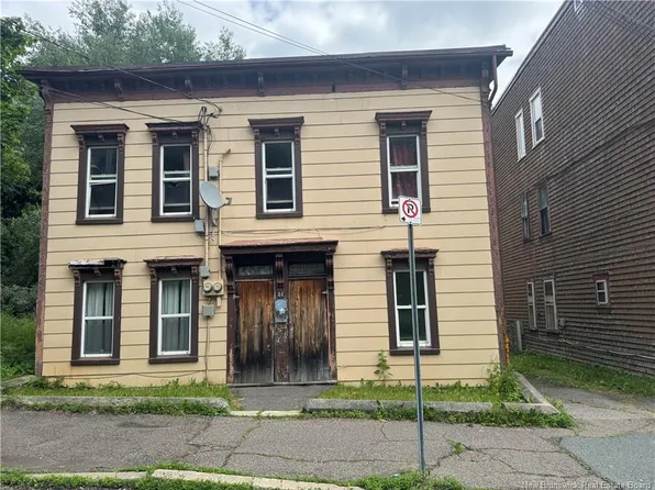 44 Kennedy St, Saint John, NB E2K 1C4
