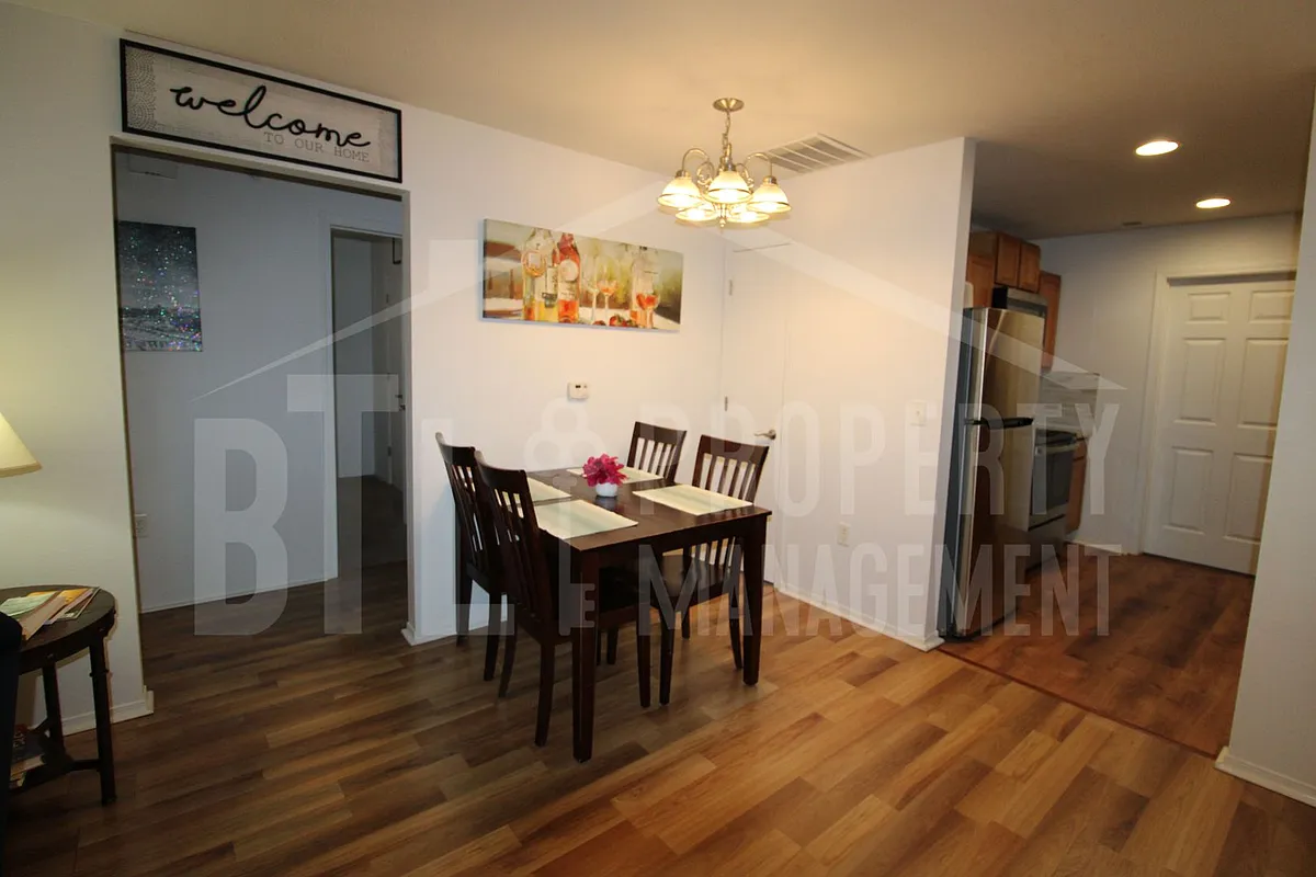 Building Photo - 2910 Vineyards Pkwy #4