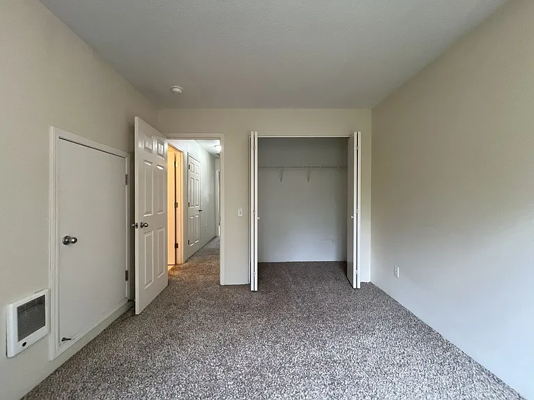 149 NE 75th Ave — Photo 35
