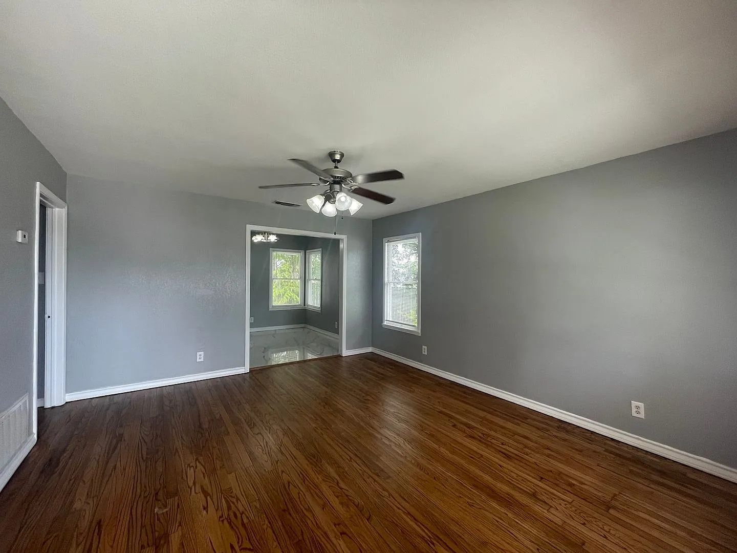 Priced to Rent- 3/1.5 Nice update! Accepting Sec 8 — Photo 2