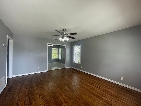 2nd image of 4501 Moravian Dr