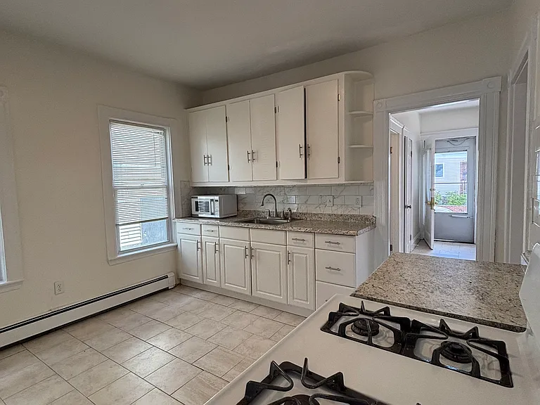59 Myrtle St #1 — Photo 4