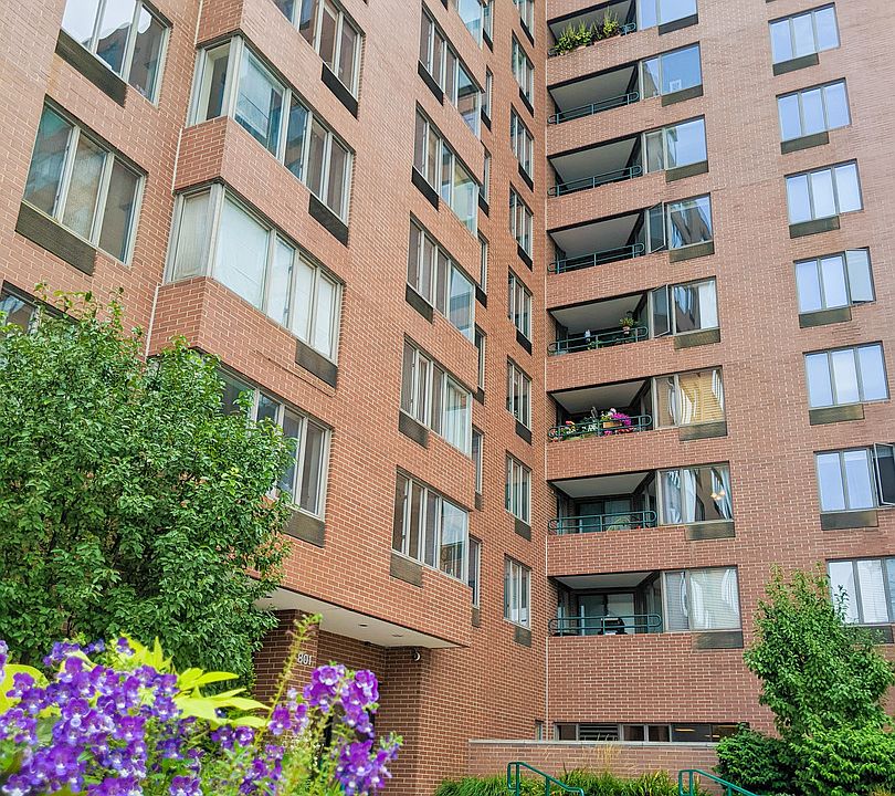 1st image of 801 S Plymouth Ct APT 501