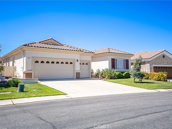 2nd image of 987 Avenal Way