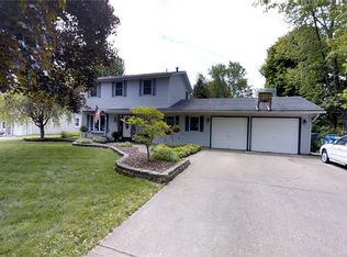6822 Shelly Dr, Madison, OH 44057