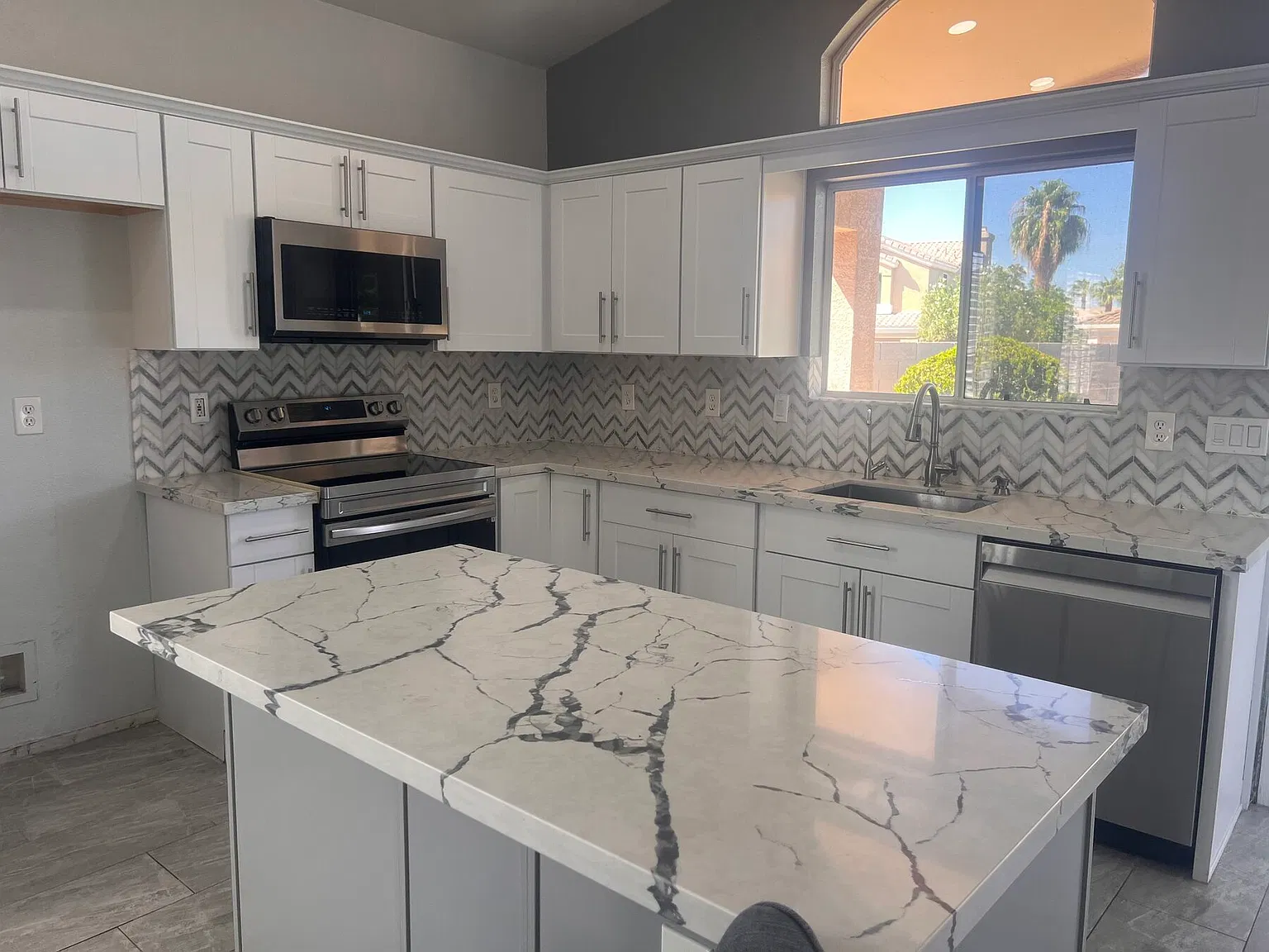 3 bed, 1854 sqft, $2,500 — Photo 3