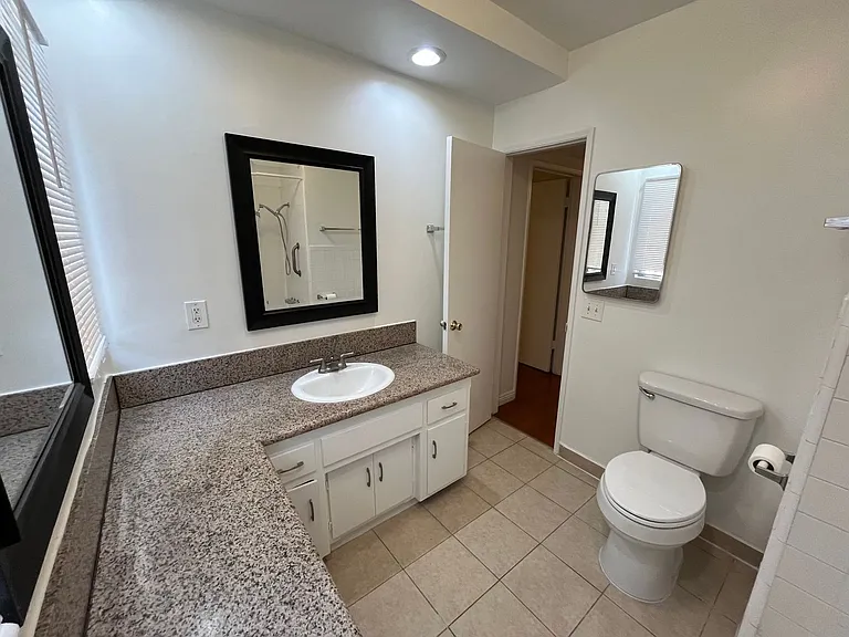 1065 S Holt Ave — Photo 20