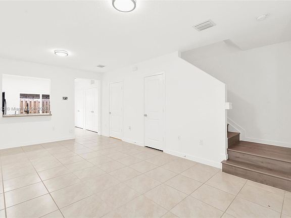 3rd image of 456 NE 5th St