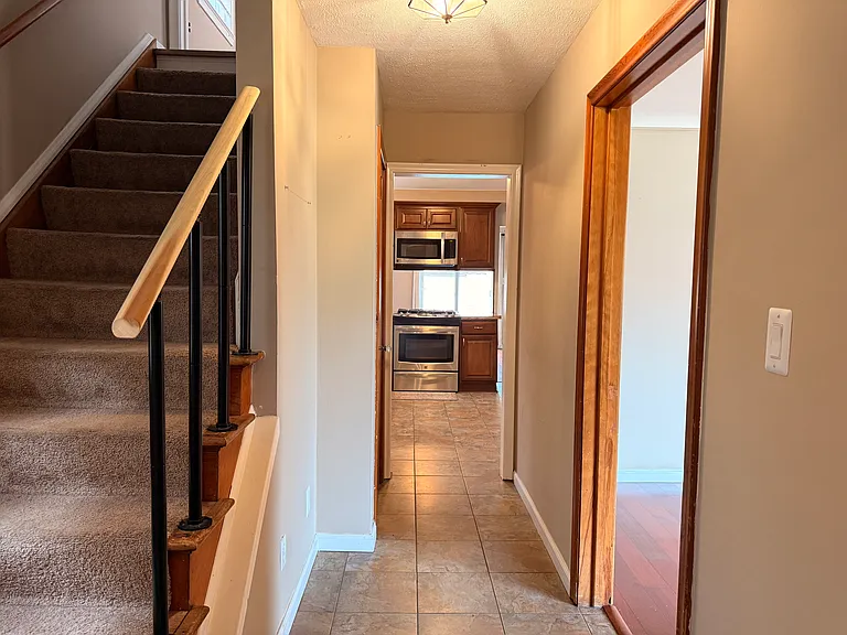 2056 Lennon St — Photo 3
